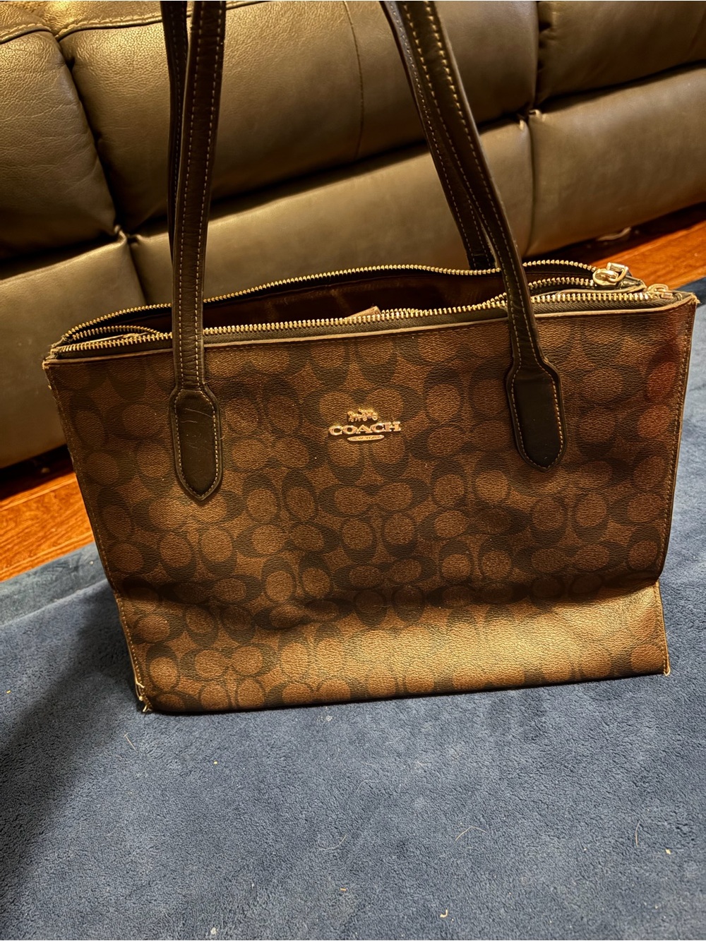 Coach City Tote โ Dark Brown Signature Canvas
